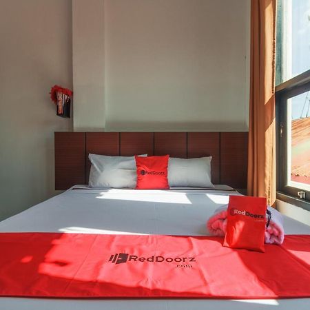 Reddoorz Near Jalan Sudirman Padang Hotel Exterior photo