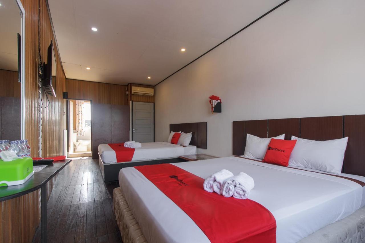 Reddoorz Near Jalan Sudirman Padang Hotel Exterior photo